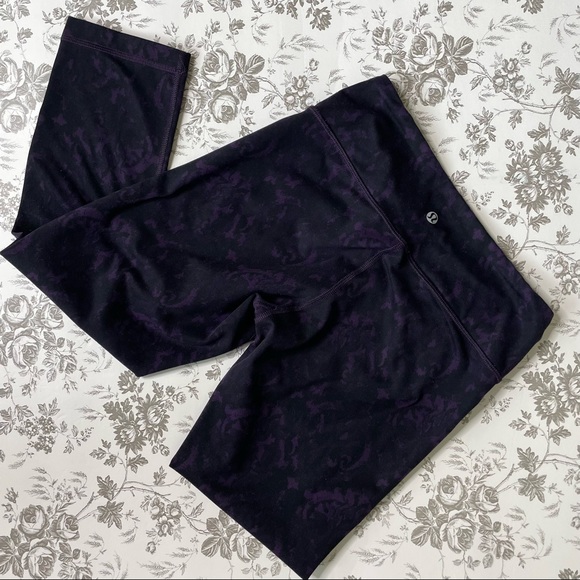 lululemon athletica Pants - LULULEMON Crop Pants SZ 6